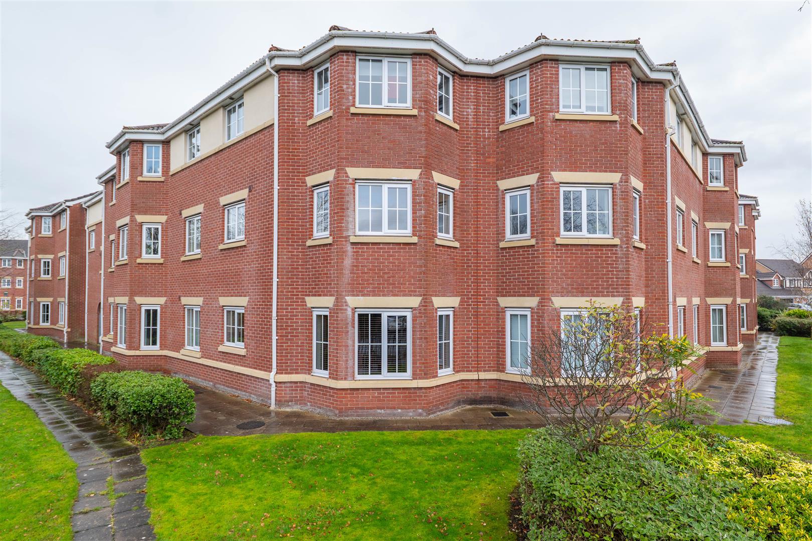 2 bed property in Brampton Drive, Preston